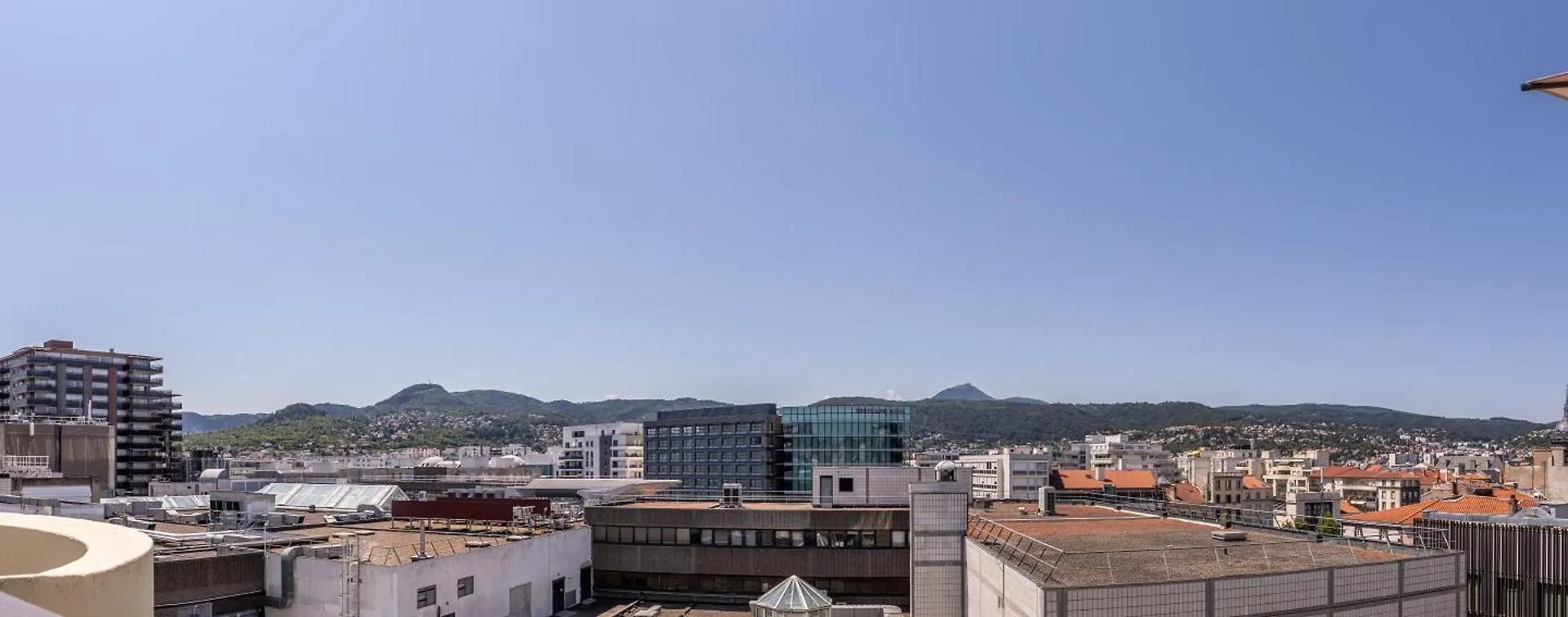 At Home In Clermont, Place De Jaude 0*, Clermont-Ferrand Francia